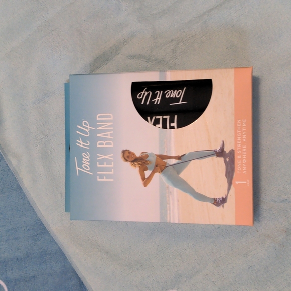 Tone It Up Ombre Blue Yoga Towel Flex Band Bundle - Picture 2 of 7